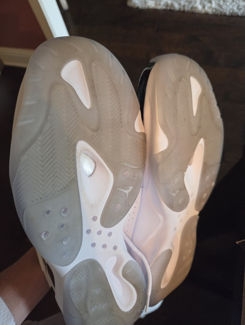 Nike Air Jordan 11 CMFT Low V2 - Picture 3 of 6